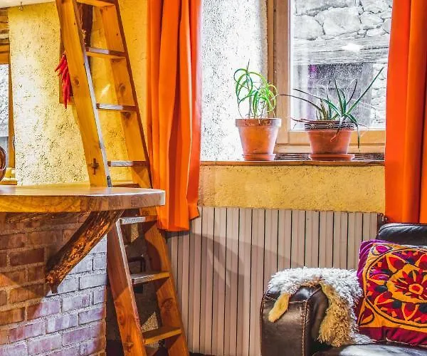 The Dragon Barn - * Ascou